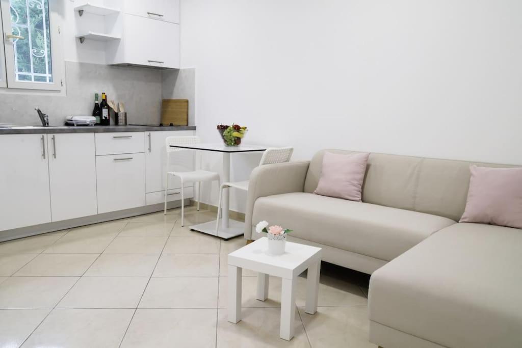Cozy Apartment Near Airport Koropion Luaran gambar